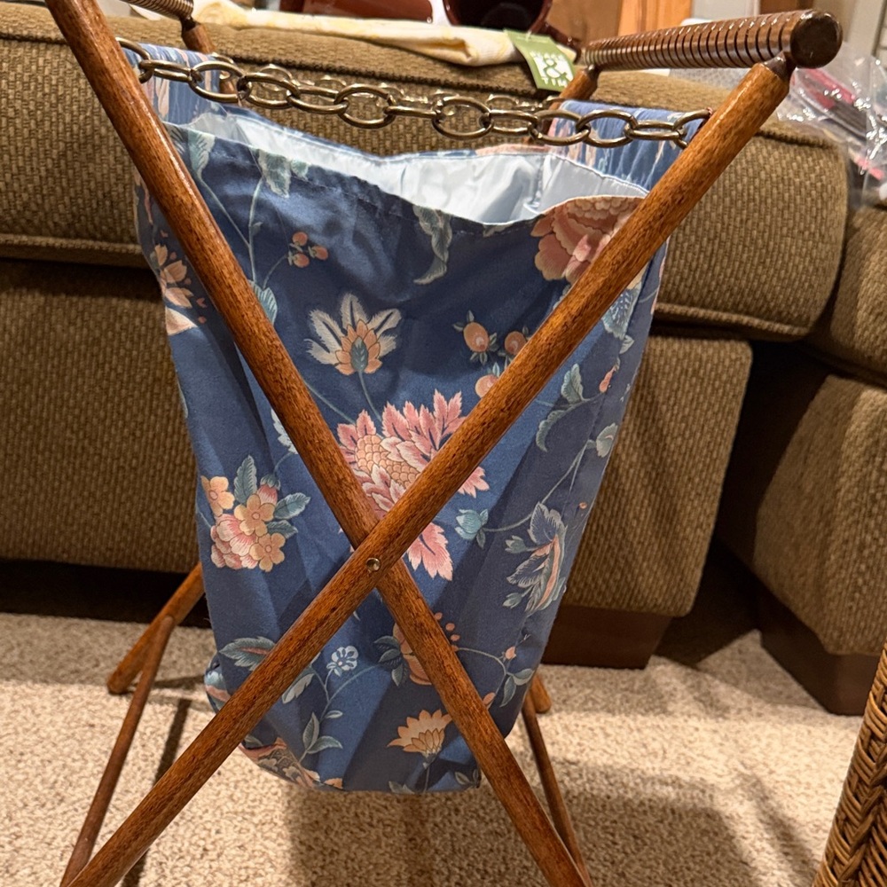 Floral Navy Fabric Organizer Fold up - Picture 4 of 4